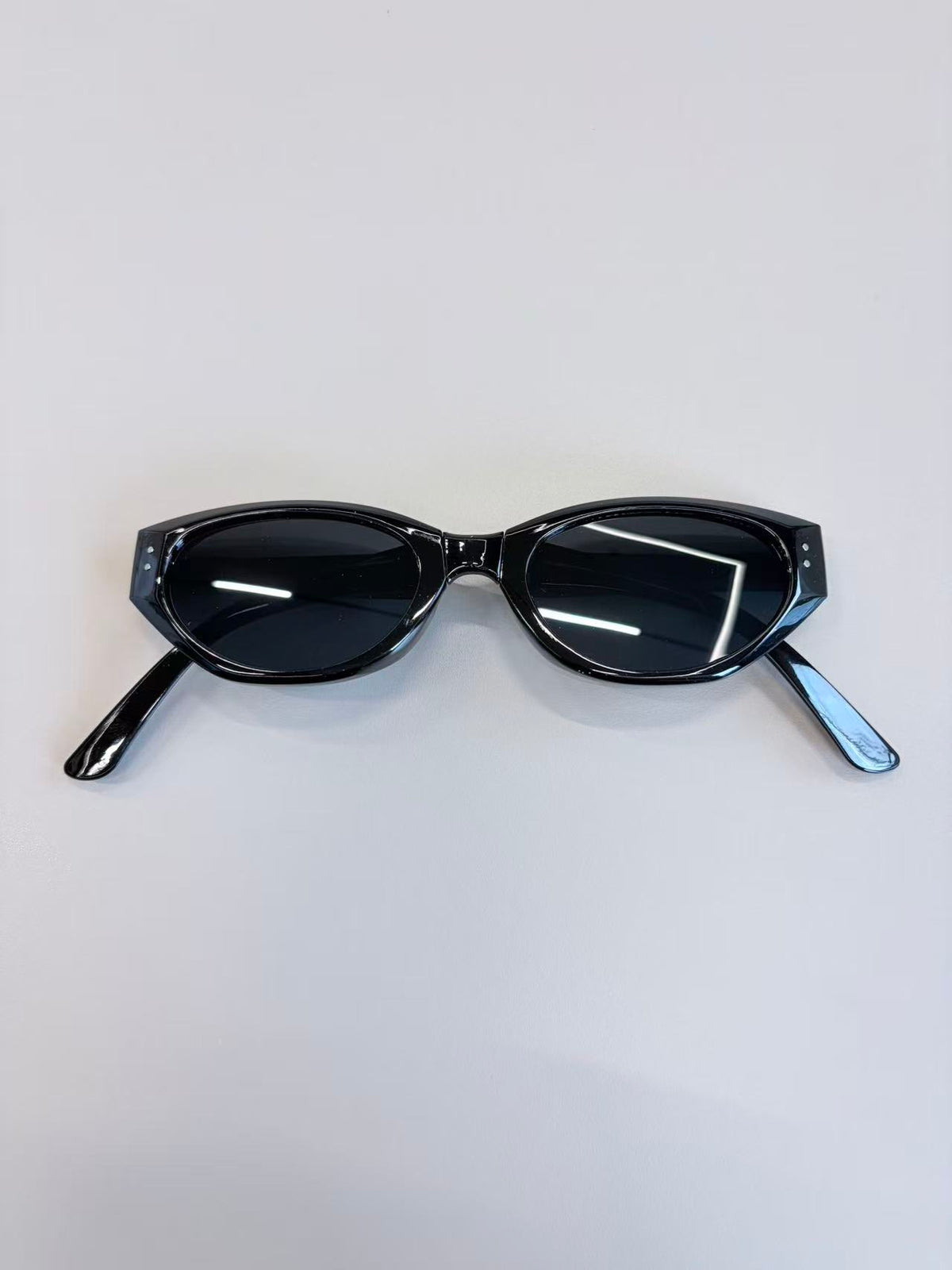 Unisex Black Oval Sunglasses UV400 PC Gray Lenses Fashion Eyewear