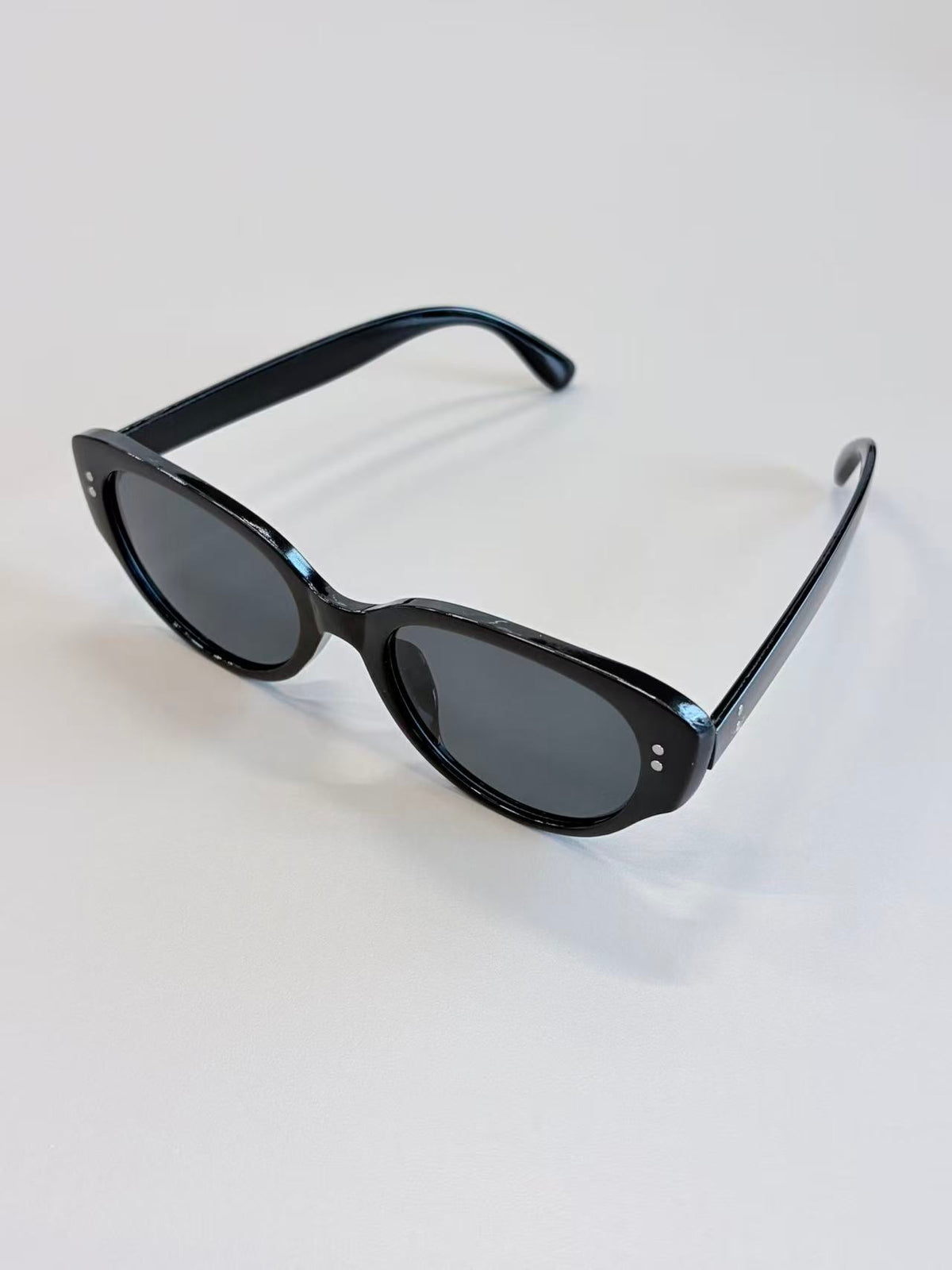 Unisex Black Cat-Eye Sunglasses UV400 PC Gray Lenses Glossy Frame