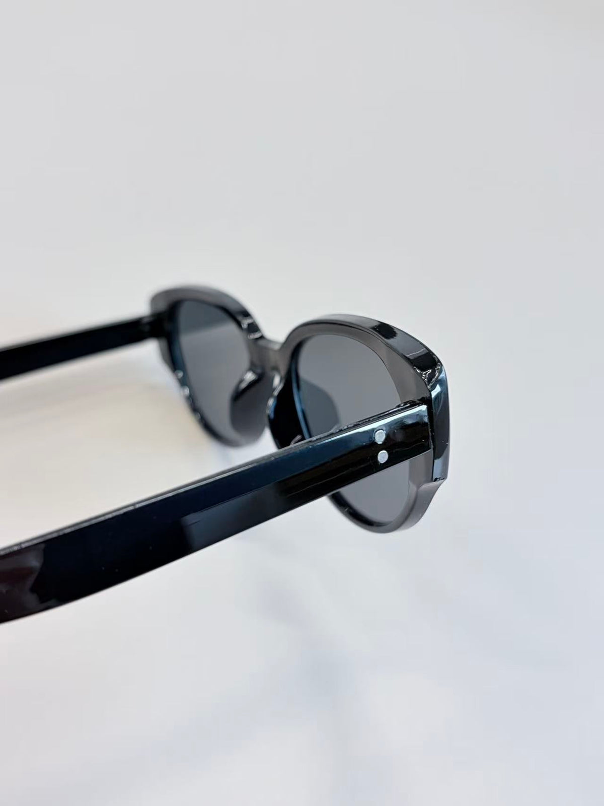 Unisex Black Cat-Eye Sunglasses UV400 PC Gray Lenses Glossy Frame