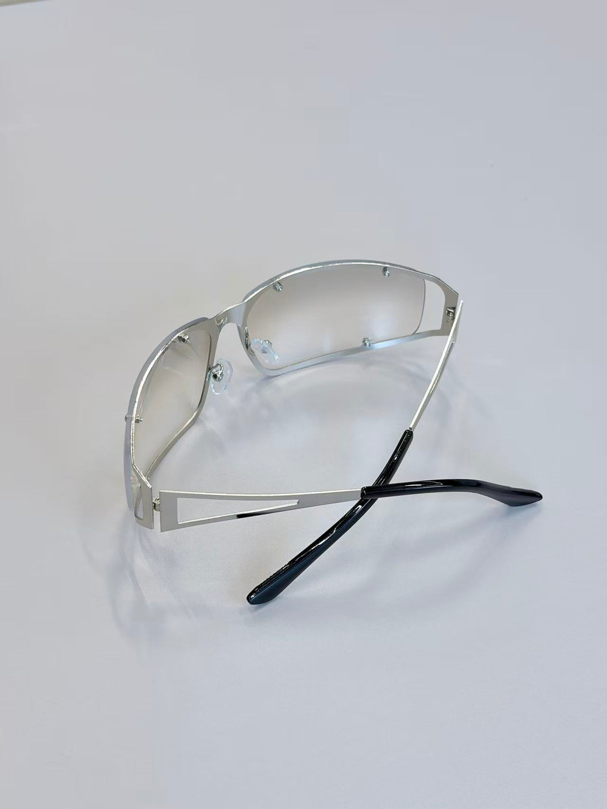 Unisex Silver Metal Frame Unique Style Sunglasses UV400 PC Gray Lenses