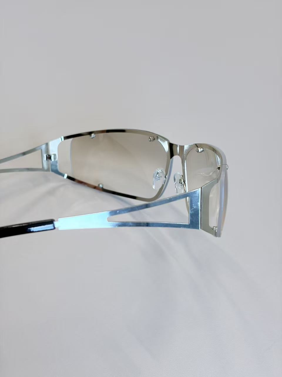 Unisex Silver Metal Frame Unique Style Sunglasses UV400 PC Gray Lenses